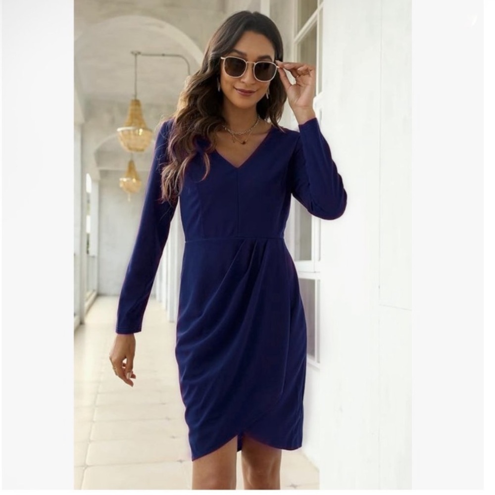 NWOT Navy Blue Tulip Longsleeve V-Neck Dress